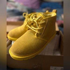 Women’s size 8 Neumel Ugg Yellow never worn